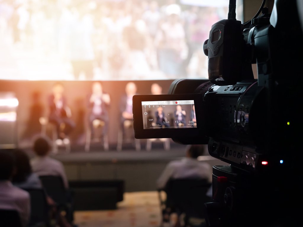 Revolutionising Conferences with Live Streaming: A How-To Guide for Maximising Engagement and Revenu